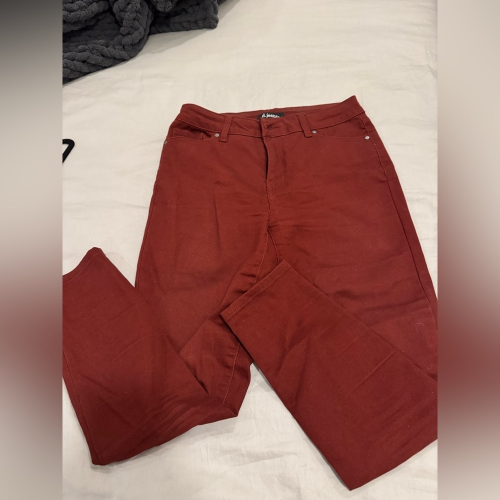 D. Jeans Deep Red Trousers